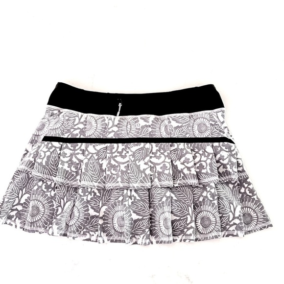 Lululemon Circuit Breaker Pleaded Skort. Size 10 Women’s - Picture 4 of 9